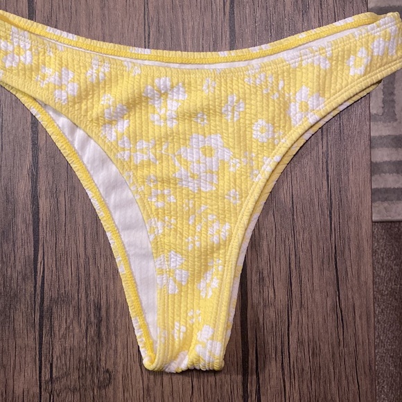 Yellow Flower Bathing Suit 🌻 - Picture 2 of 6